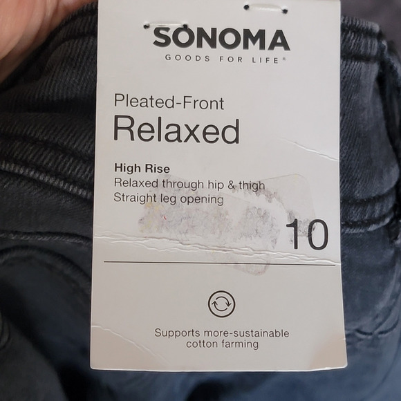 Black Pleated-Front Relaxed High Rise Ankle Jeans Sz 10 - Picture 8 of 9